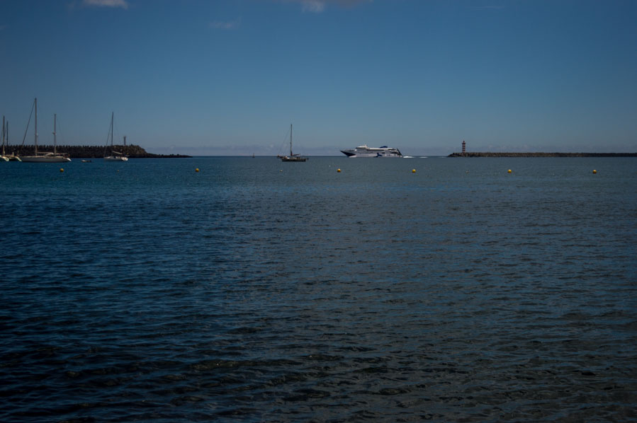 Un ferry opera la ruta amarilla, un refuerzo veraniego que se acaba en Septiembre