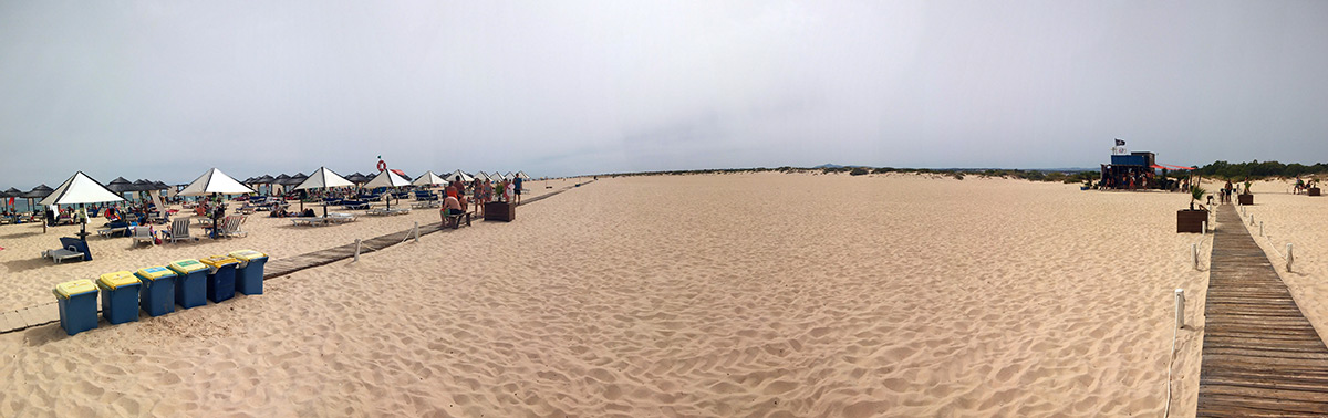 Si necesitas un día de playa, la Isla de Tavira te lo ofrece con todo tipo de servicios