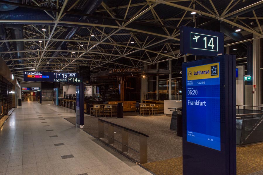 Aeropuerto de Helsinki por la noche