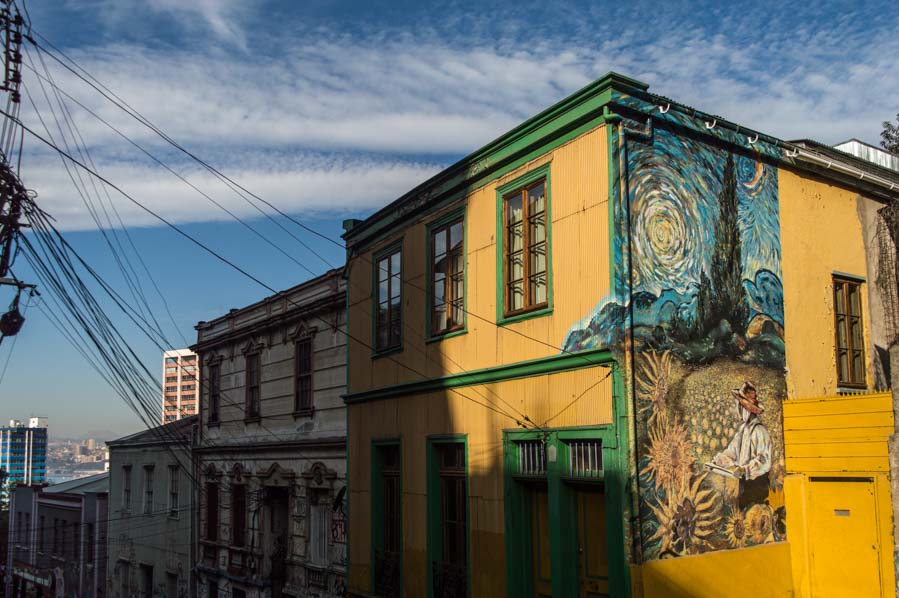 Recreación de un Van Gogh en el street art de Valparaíso