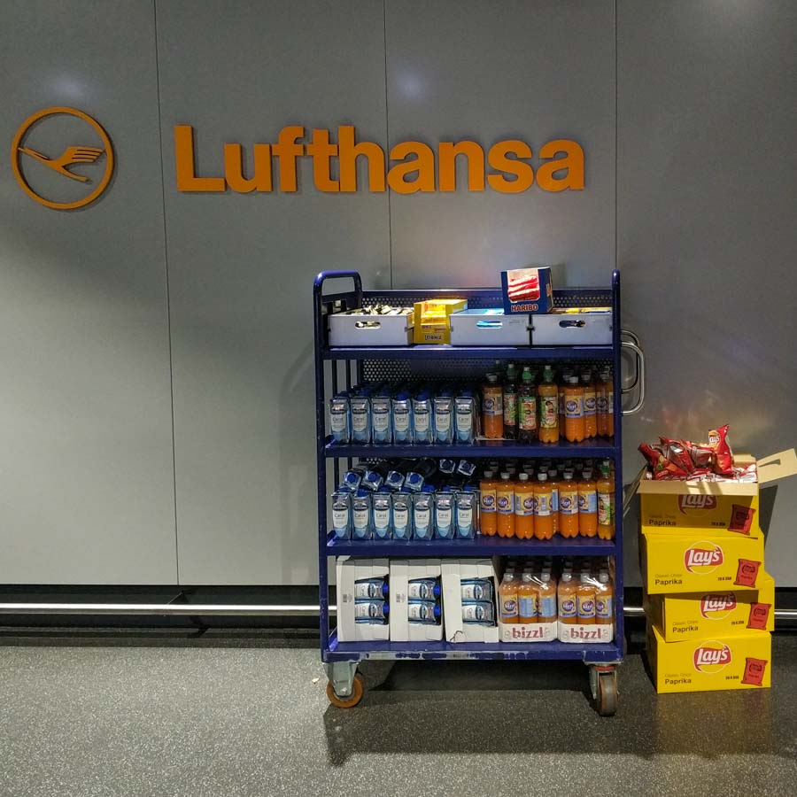 Snacks de cortesía para pasajeros que sufren las cancelaciones de Lufthansa