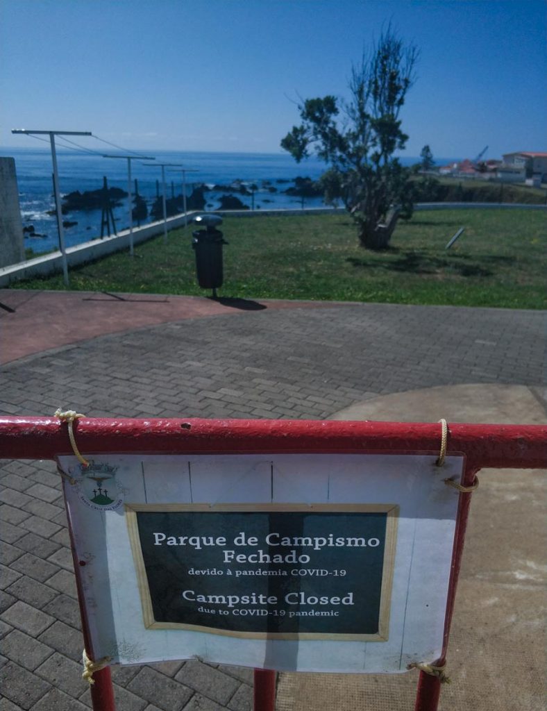 Camping de Santa Cruz de las Flores en las Azores, cerrado por la pandemia