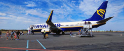 Un avión de Ryanair en el aeropuerto de Poitiers